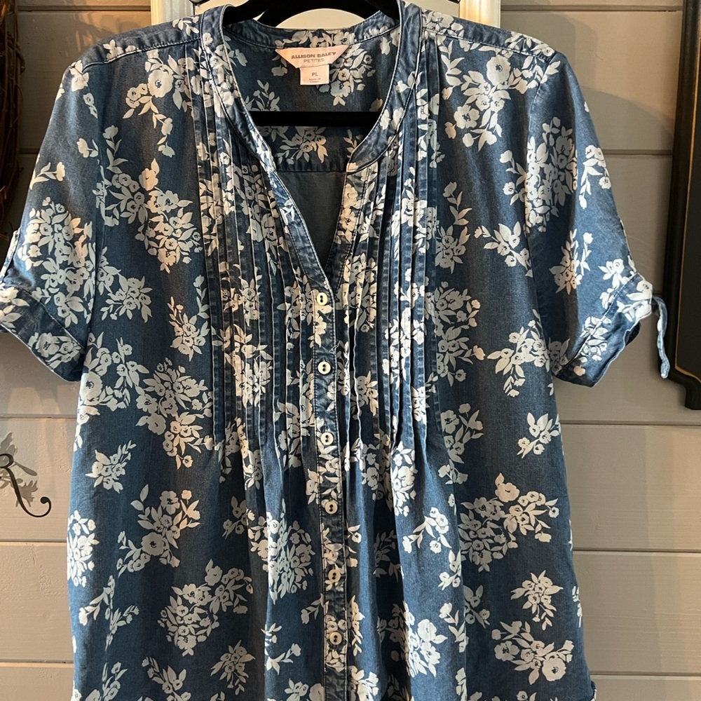 Allison Daley Blue Floral Blouse NWOT